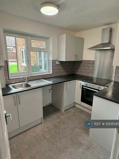 2 Bedroom Flat To Rent In Lilburne Avenue, Norwich, NR3