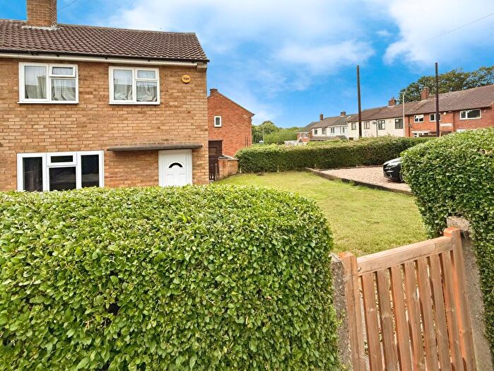 3 Bedroom Semi-Detached House For Sale In Flatholme Road, Leicester, LE5