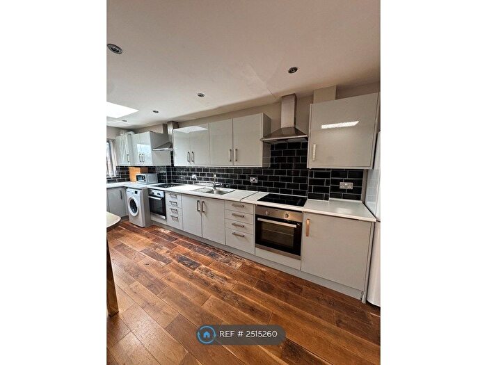 6 Bedroom Semi-Detached House To Rent In Belmont Road, Harrow, HA3