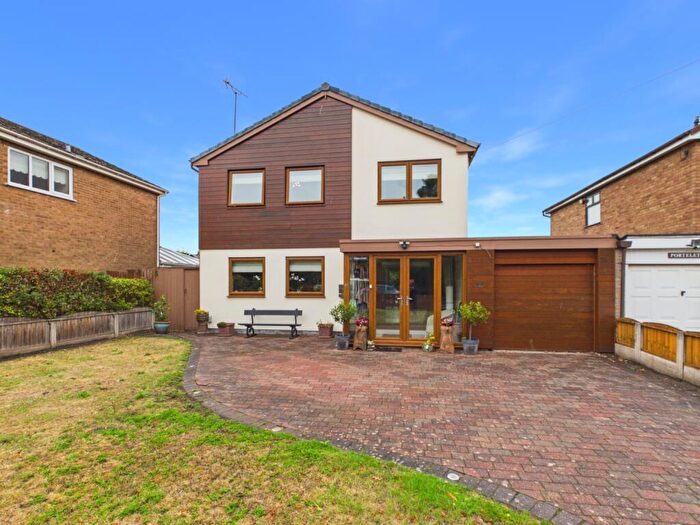 4 Bedroom Link Detached House For Sale In The Serpentine South, Blundellsands, Liverpool, Merseyside, L23