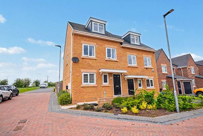 3 Bedroom Semi-Detached House For Sale In Needle Close, Wakefield, West Yorkshire, WF2