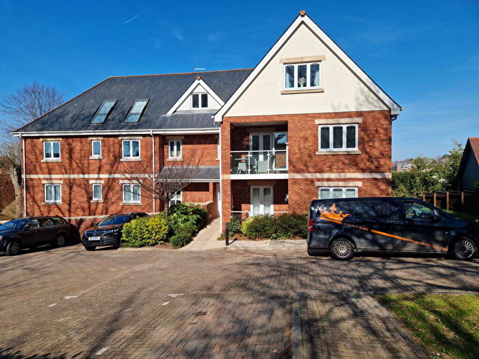 2 Bedroom Apartment For Sale In Foxholes Hill, Exmouth, EX8