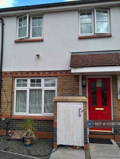 3 Bedroom End Of Terrace House To Rent In Guerdon Place, Bracknell, RG12