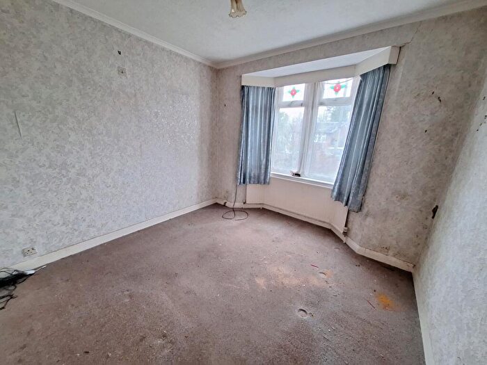 3 Bedroom End Of Terrace House For Sale In Dell Close Willenhall Coventry, CV3