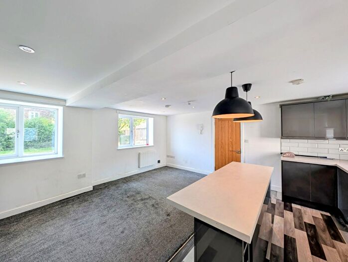1 Bedroom Flat To Rent In Flat, A Flanshaw Lane, Wakefield, West Yorkshire, WF2