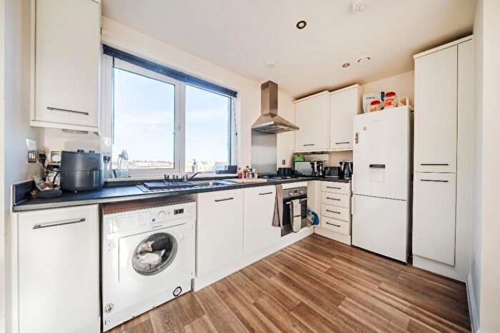 1 Bedroom Apartment For Sale In Osprey Drive, Cambridge, Cambridgeshire, CB2