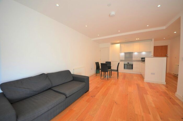 1 Bedroom Flat To Rent In Palmers Road, London, E2