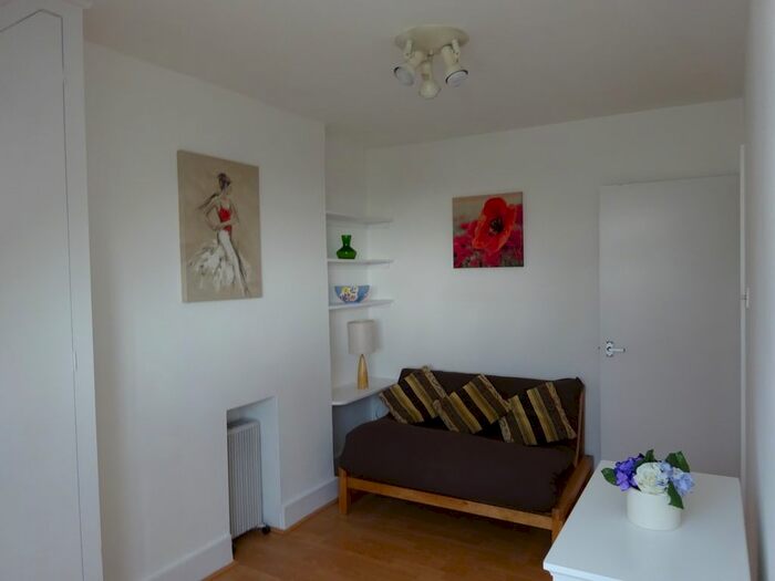 Studio To Rent In Frognal, London, NW3