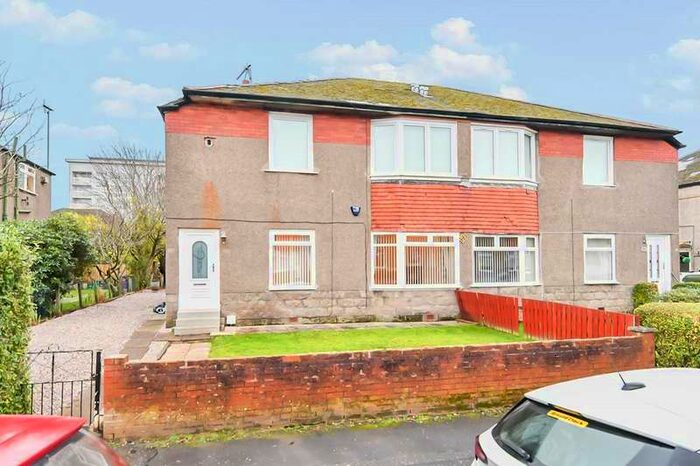 2 Bedroom Apartment To Rent In Lammermoor Avenue, Glasgow, Lanarkshire, G52