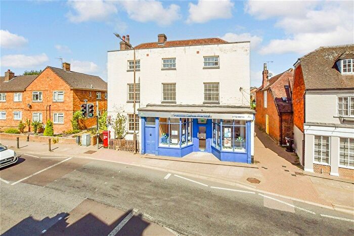 3 Bedroom Flat For Sale In High Street, Hadlow, Tonbridge, Kent, TN11