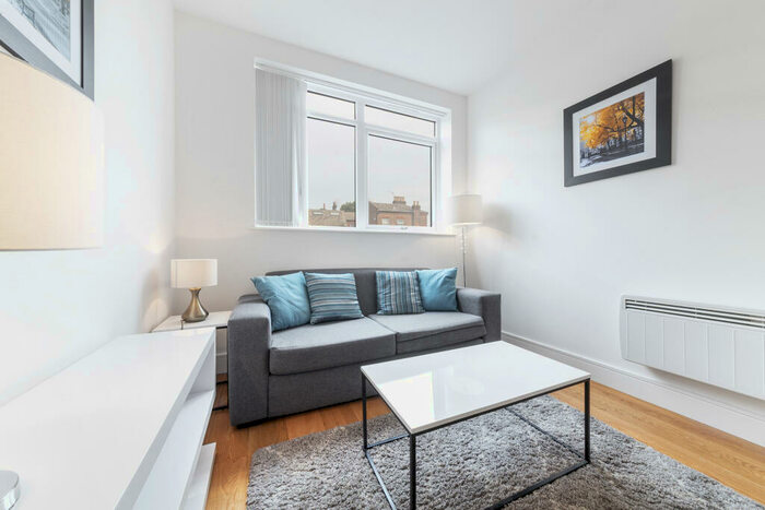 Apartment To Rent In Flowers Way, Luton, Bedfordshire, LU1