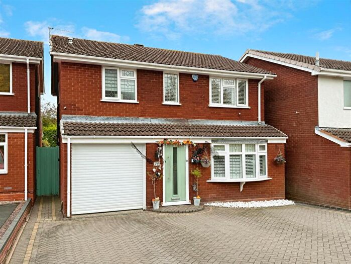 4 Bedroom Detached House For Sale In Jersey Close, Redditch, B98