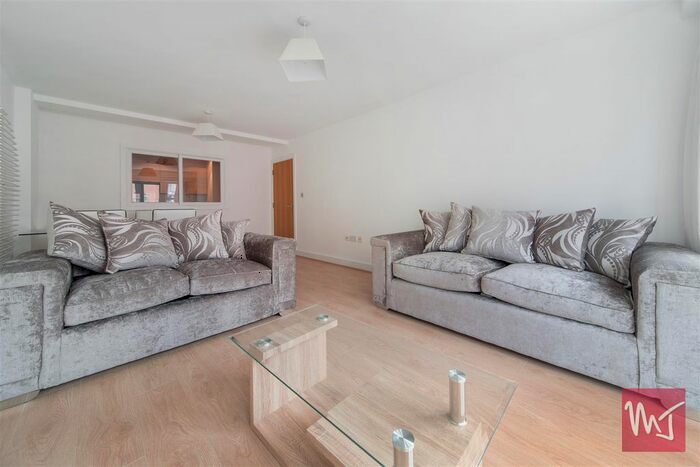 2 Bedroom Flat To Rent In Waterside Court, St. Vincent Street, Birmingham, B16