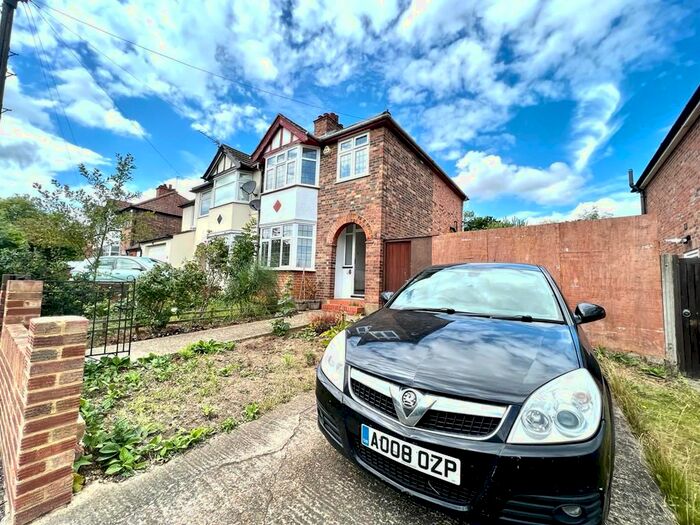4 Bedroom Terraced House To Rent In Honeycroft Hill, Uxbridge, UB10