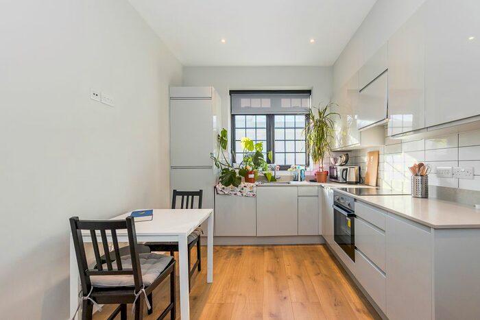 1 Bedroom Flat To Rent In Oaklands Road, Cricklewood, NW2