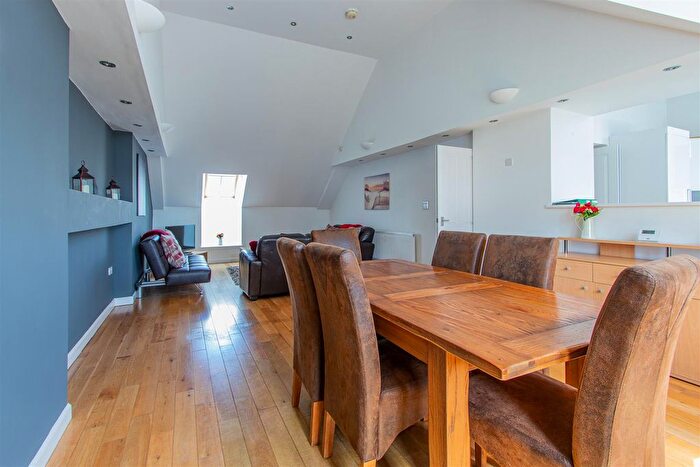 2 Bedroom Flat To Rent In Cowbridge Road East, Canton, Cardiff, CF11