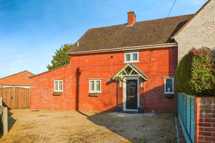 2 Bedroom Detached House For Sale In Horsebridge Avenue, Badsey, Evesham, Worcestershire, WR11