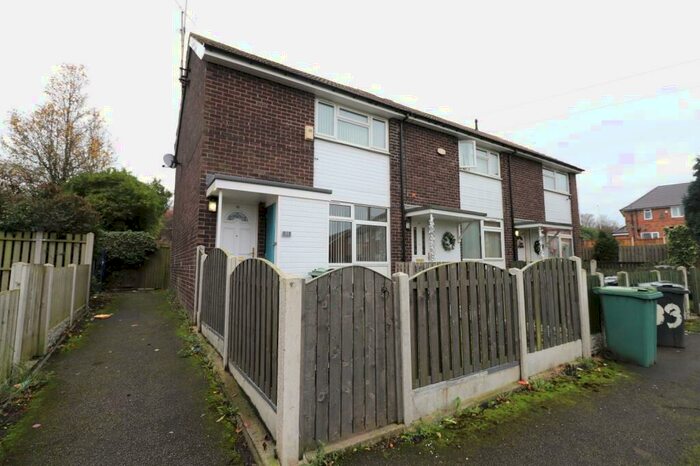 2 Bedroom House To Rent In Broom Gardens, Leeds, West Yorkshire, Uk, LS10