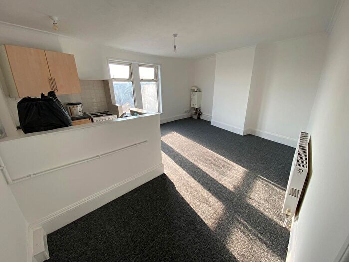 1 Bedroom Flat To Rent In Fawcett Road, Southsea, PO4