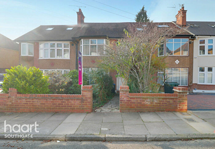 3 Bedroom Terraced House For Sale In Windmill Gardens, Enfield, EN2
