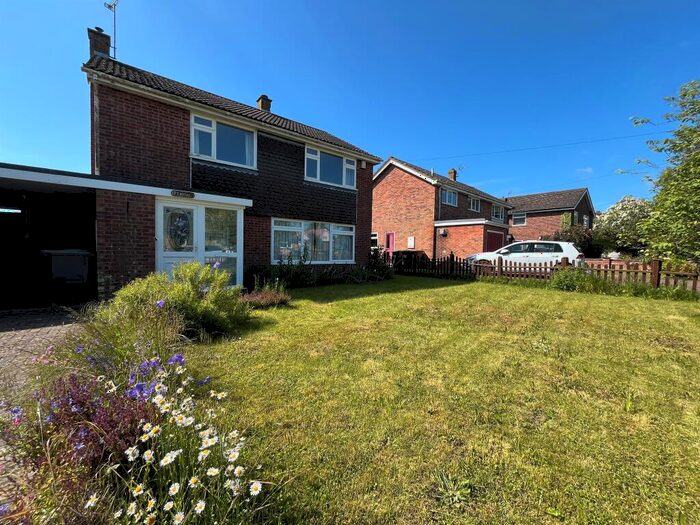 3 Bedroom Detached House For Sale In Noyes Avenue, Laxfield, Woodbridge, IP13