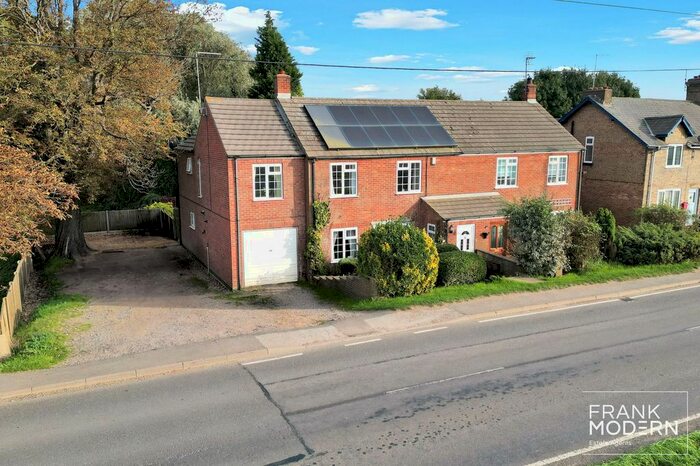 5 Bedroom Semi-Detached House For Sale In Northside, Thorney, PE6