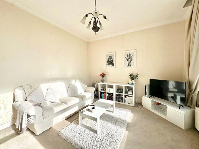 1 Bedroom Flat To Rent In Listergate, Upper Richmond Road, London, SW15