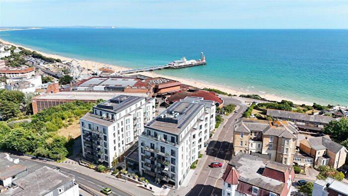 2 Bedroom Flat For Sale In Beacon Road, Bournemouth, BH2