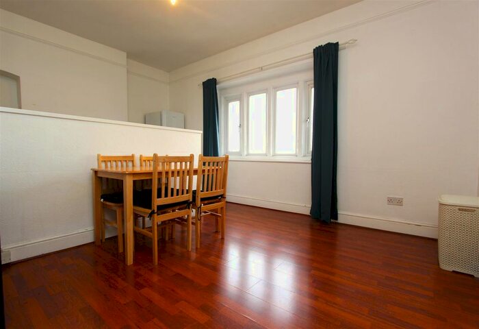 1 Bedroom Flat To Rent In Green Lanes, Palmers Green, N13