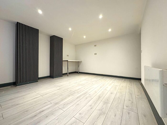 1 Bedroom Flat To Rent In Hardy Street, Holbeck, Leeds, LS11