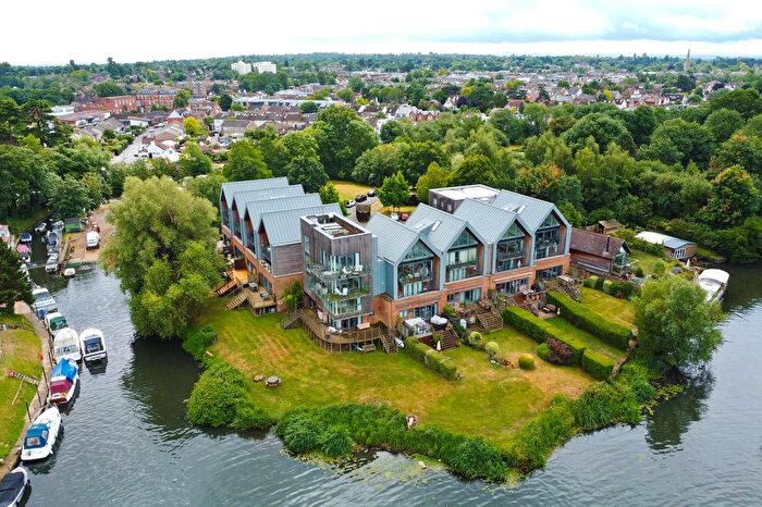 2 Bedroom Flat To Rent In Whittets Ait, Jessamy Road, Weybridge, Surrey, KT13