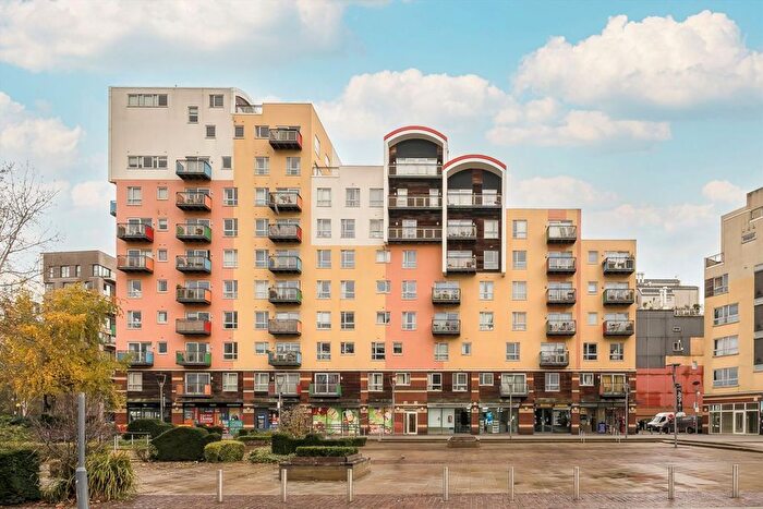 2 Bedroom Flat To Rent In Metcalfe Court, Greenwich, SE10