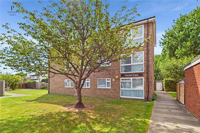 2 Bedroom Apartment For Sale In Twickenham Close, Beddington, CR0