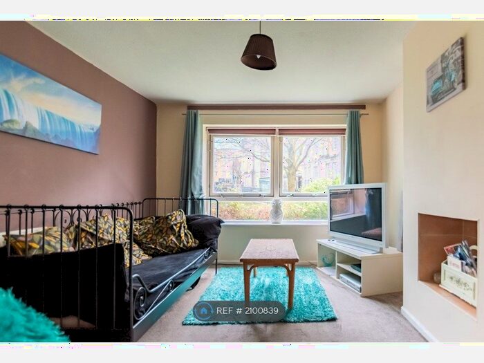 1 Bedroom Flat To Rent In Holyrood Road, Edinburgh, EH8