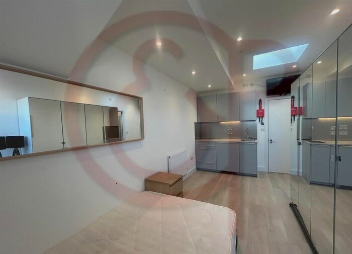 Studio To Rent In Oakley Avenue, Ealing, W5