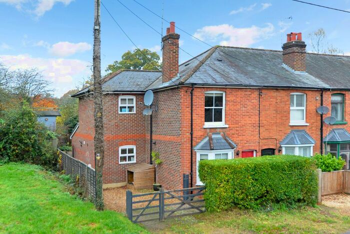 3 Bedroom Semi-Detached House For Sale In Petworth Road, Chiddingfold, GU8