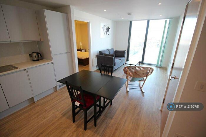 2 Bedroom Flat To Rent In Oxid House, Manchester, M1