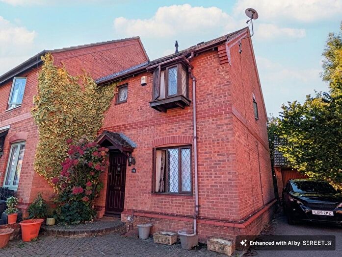 Flat To Rent In Cowley Close, Southampton, SO16