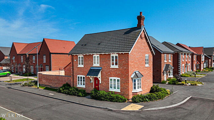 3 Bedroom Detached House For Sale In Mill Grove, Tamworth, Staffordshire, B79