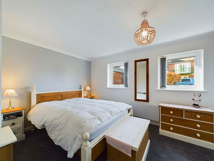 1 Bedroom Apartment For Sale In Oxford Street, Tynemouth, NE30