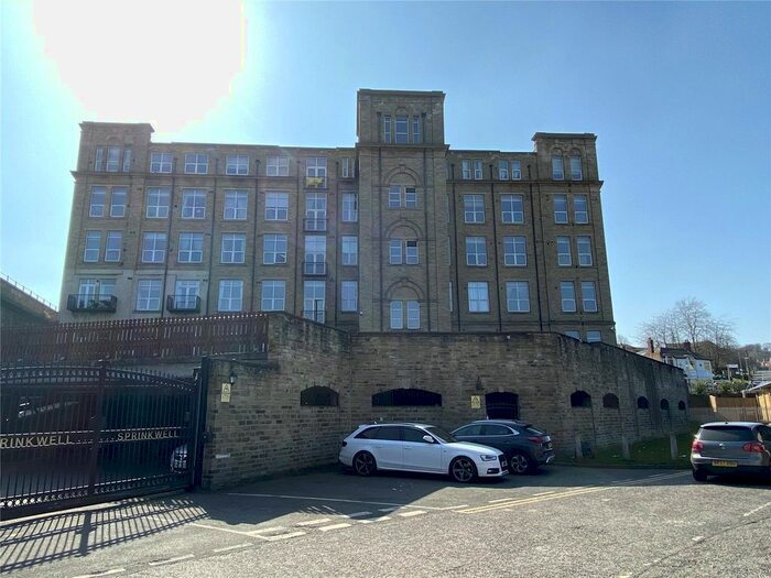 2 Bedroom Flat To Rent In Bradford Road, Dewsbury, WF13