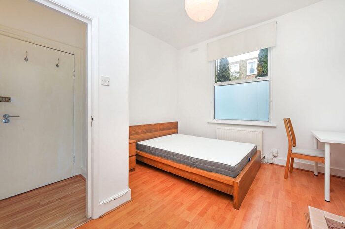 2 Bedroom Maisonette To Rent In Sussex Way, London, N7