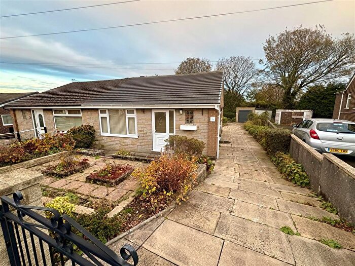 2 Bedroom Semi-Detached Bungalow For Sale In Elizabeth Street, Wyke, Bradford, BD12