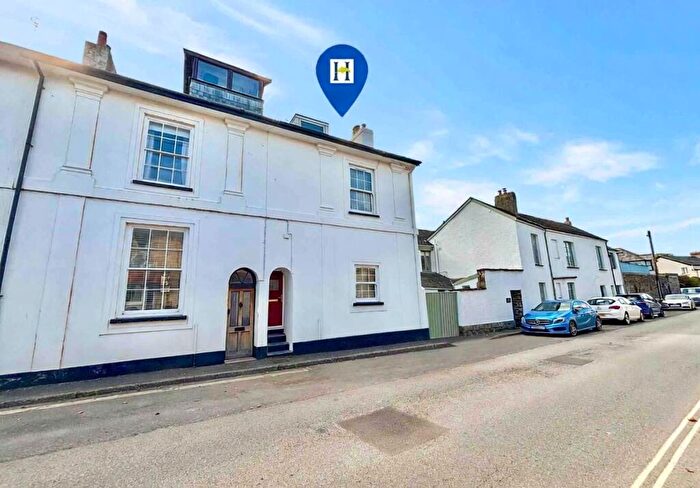 3 Bedroom Terraced House For Sale In Lenards Road, Northam, EX39