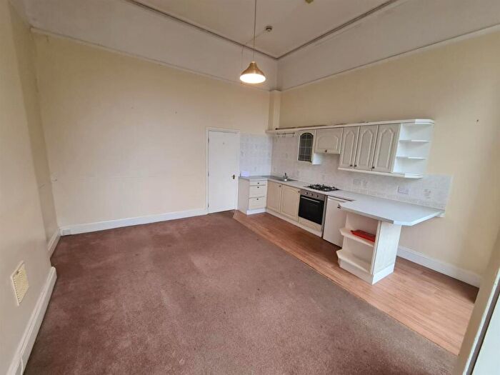 1 Bedroom Flat To Rent In Royal York Crescent, Bristol, BS8