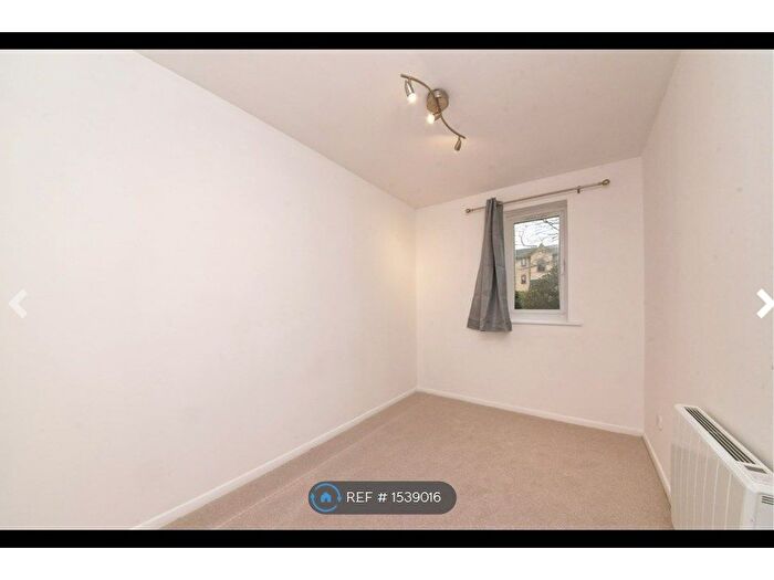 2 Bedroom Flat To Rent In Blackdown Close, East Finchley, N2