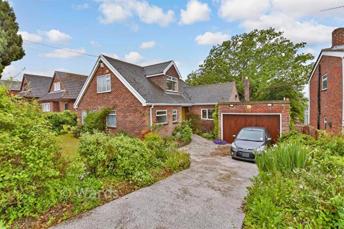 6 Bedroom Chalet For Sale In Lords Wood Lane, Lords Wood, Chatham, Kent, ME5