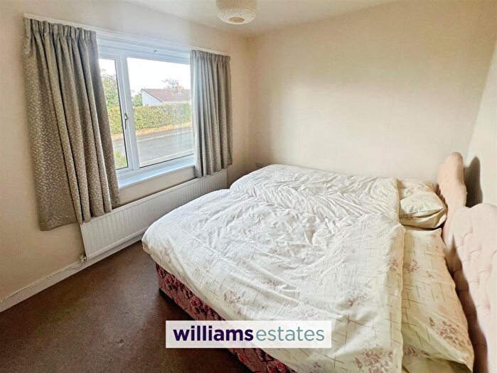 2 Bedroom Detached Bungalow For Sale In The Links, Gwernaffield, CH7