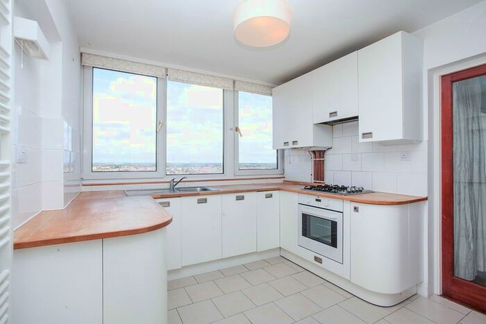 2 Bedroom Flat To Rent In Kenilworth Court, Coventry, CV3