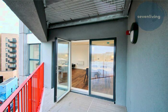 2 Bedroom Apartment To Rent In The Grand Exchange, Market Street, Bracknell, Berkshire, RG12